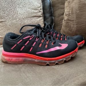 Nike Air Max size 8, gently used, Pink and black